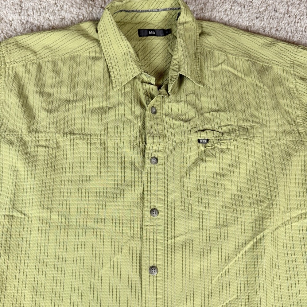 REI Shirt Mens X-Large Short Sleeve Button Front Pockets Stripes Outdoors Yellow